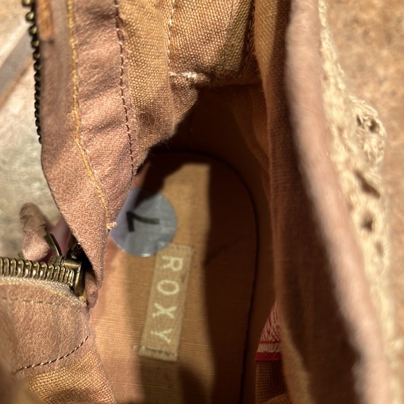 NWT Tan Lace & Faux Suede Booties - Picture 9 of 10